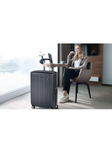 Trolley 66 cm HARDWARE PROFILE PLUS BLACK